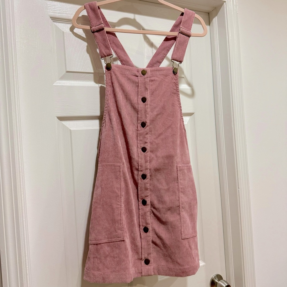 NWT KORI CORDUROY OVERALL MINI DRESS IN BLUSH, SIZE MEDIUM